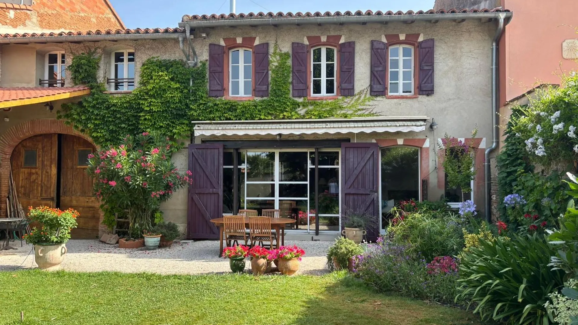 Belle Maison De Village Baziege Frankrig